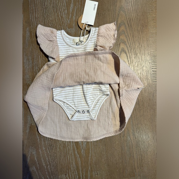 Greige The Mae Dress size 0-3m - Picture 2 of 3
